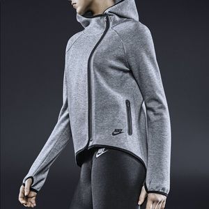 Nike Tech Fleece Cape
